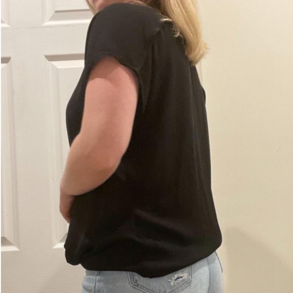 black short sleeve blouse - Picture 3 of 3